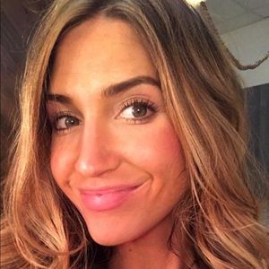 Meet your Posher, Mandy